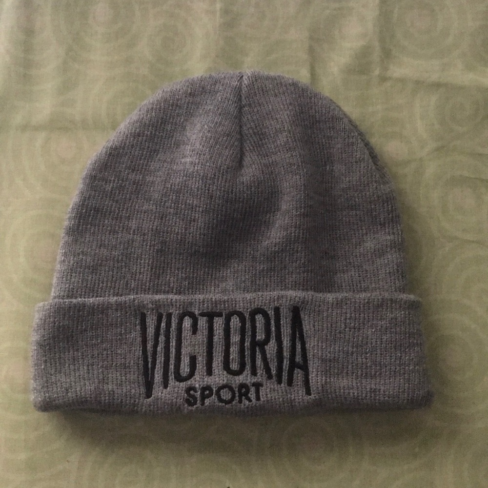 VS sport beanie
